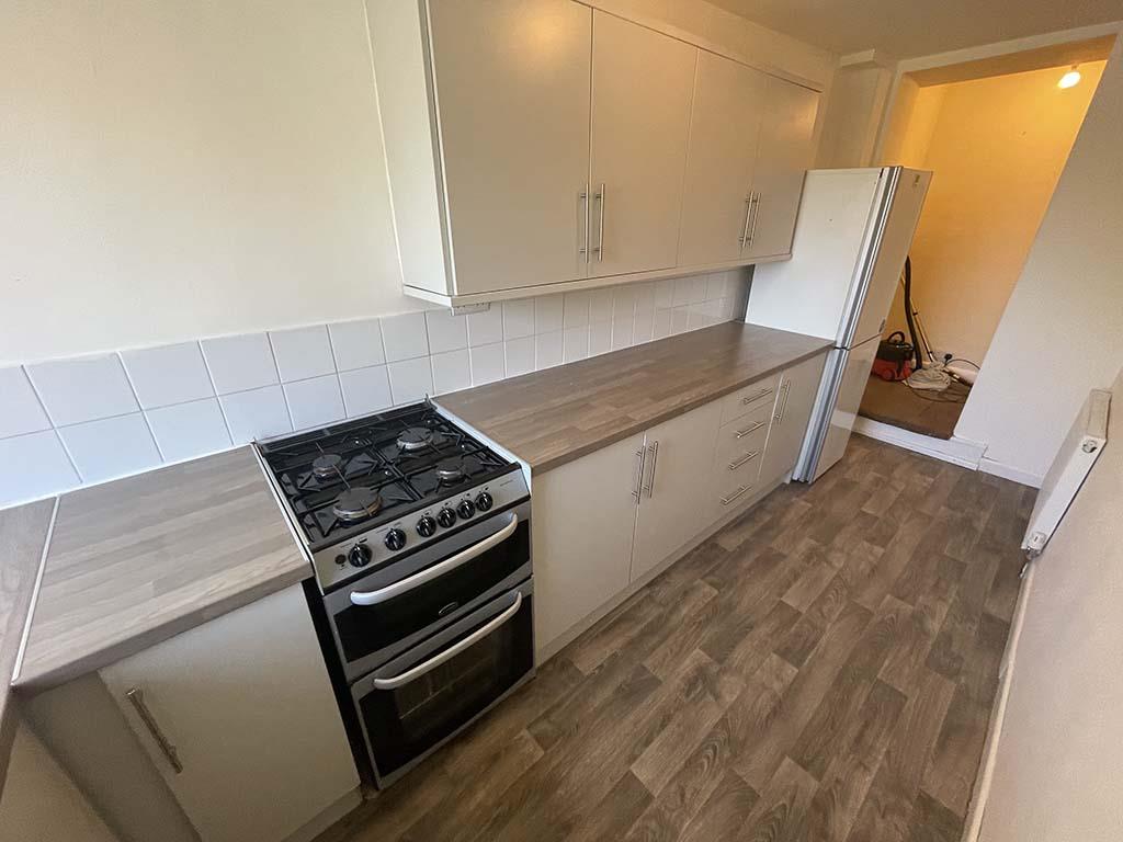 2 bedroom flat To Let in Barnoldswick - Kitchen